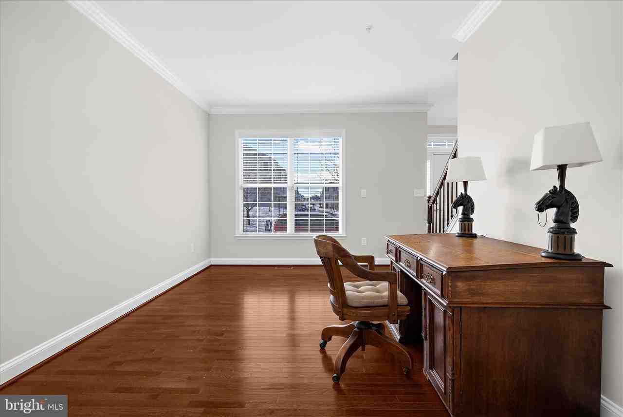 408 Stayton St - Photo 7 of 46