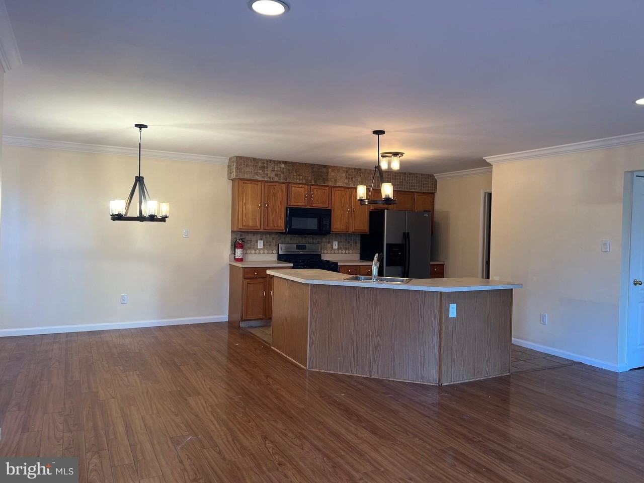 95 Roosevelt Blvd - Photo 2 of 26