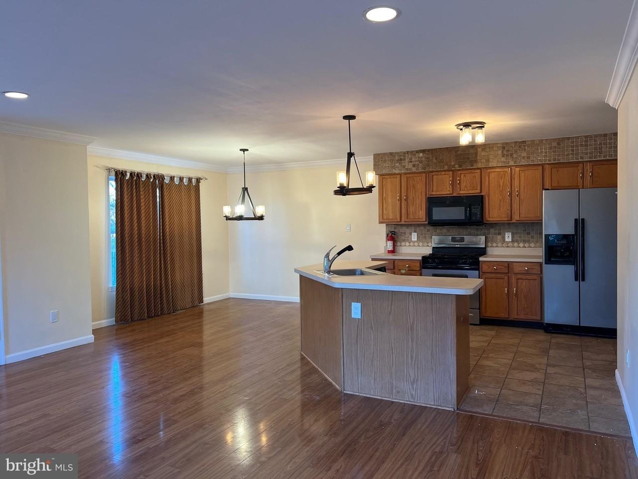 95 Roosevelt Blvd - Photo 3 of 26