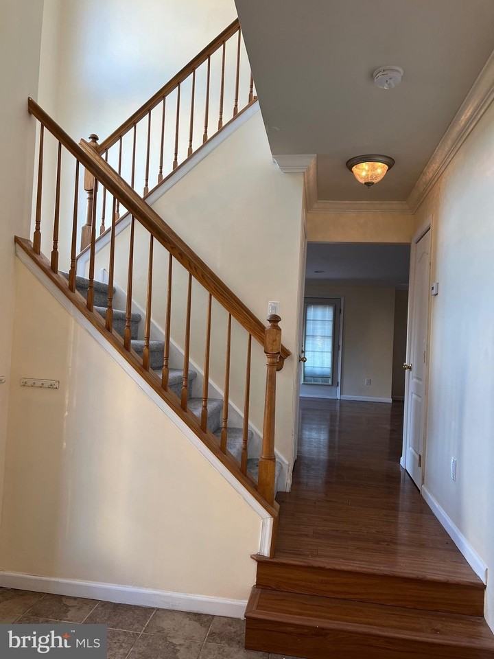 95 Roosevelt Blvd - Photo 5 of 26