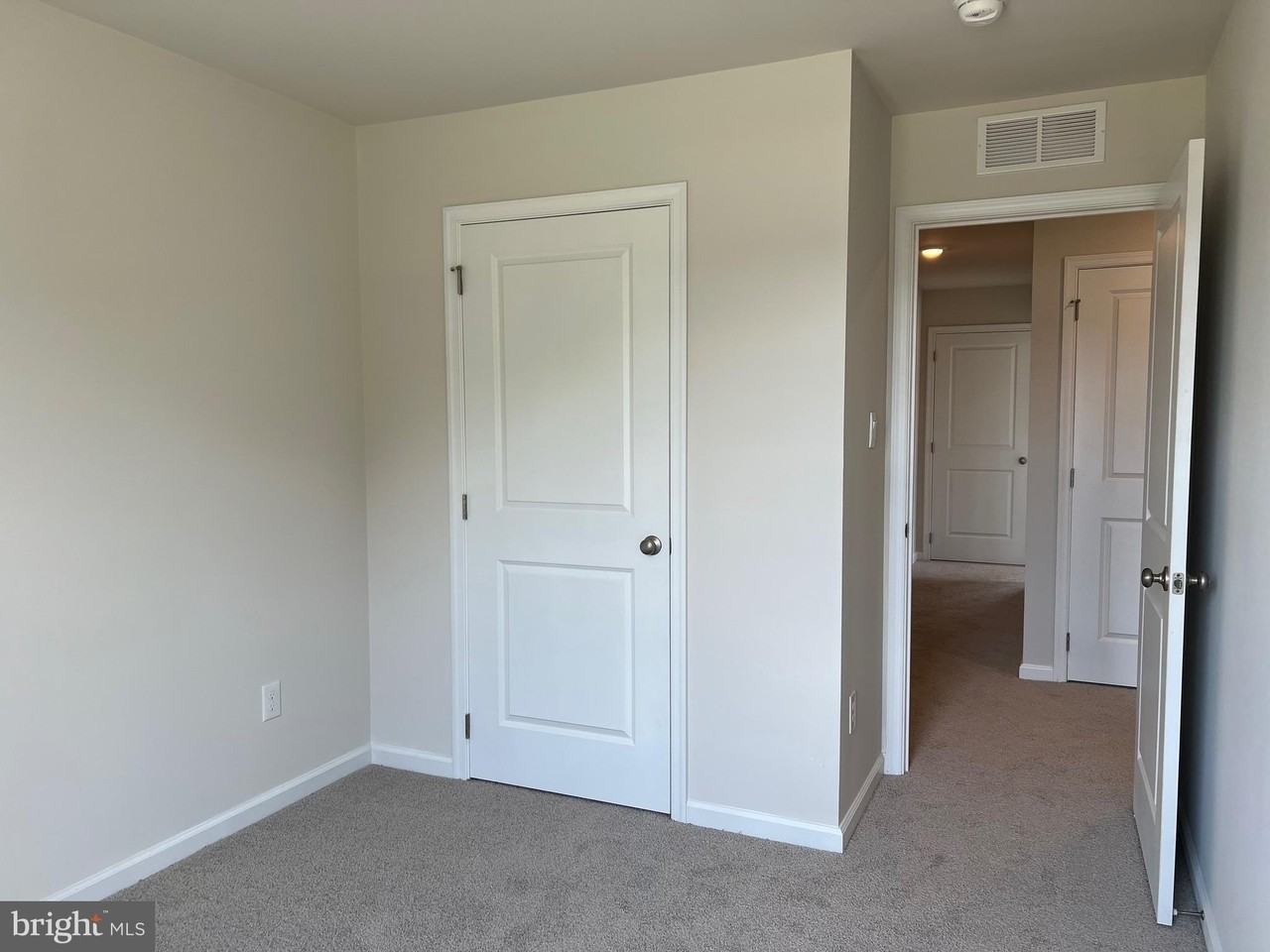 82 Arlotta St - Photo 6 of 50