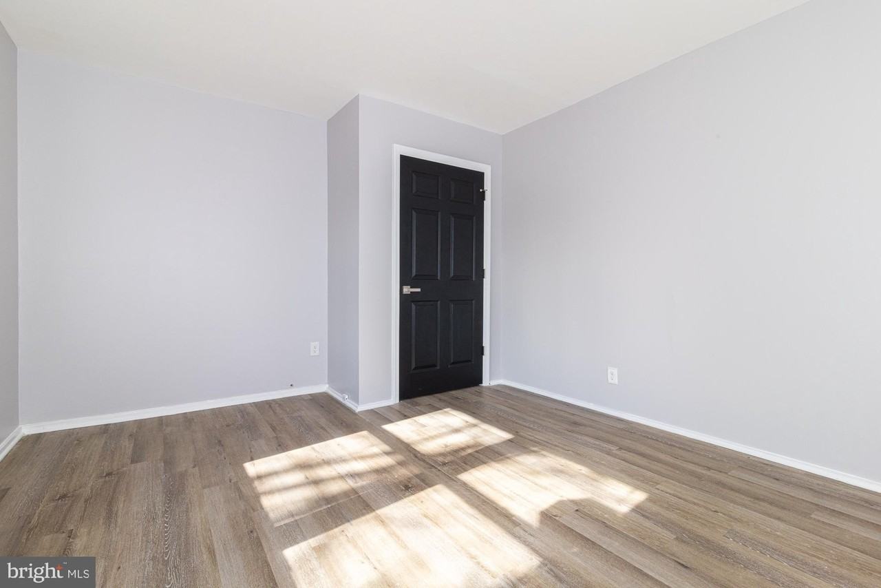 217 Parkinson Ave #1stFL - Photo 7 of 15