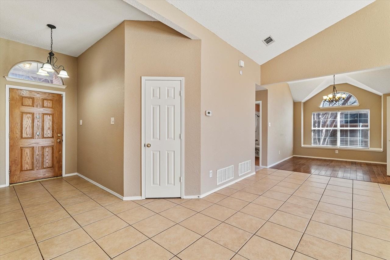 21 Durango Dr - Photo 5 of 33