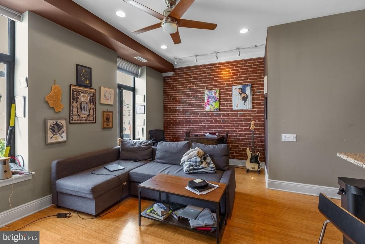 530 W Girard Ave #2 - Photo 5 of 18