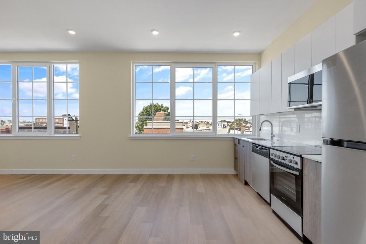 1701 S 4th St #402 - Photo 4 of 26