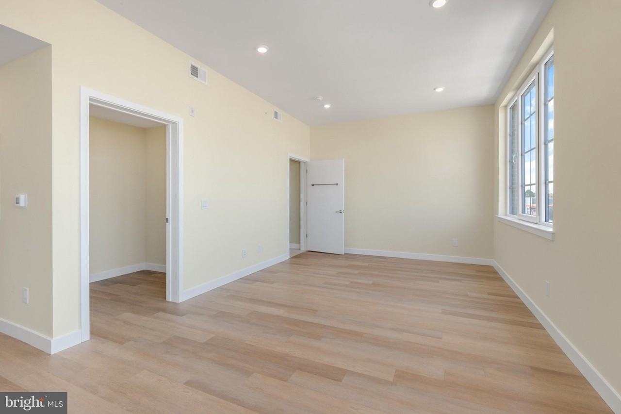 1701 S 4th St #402 - Photo 6 of 26