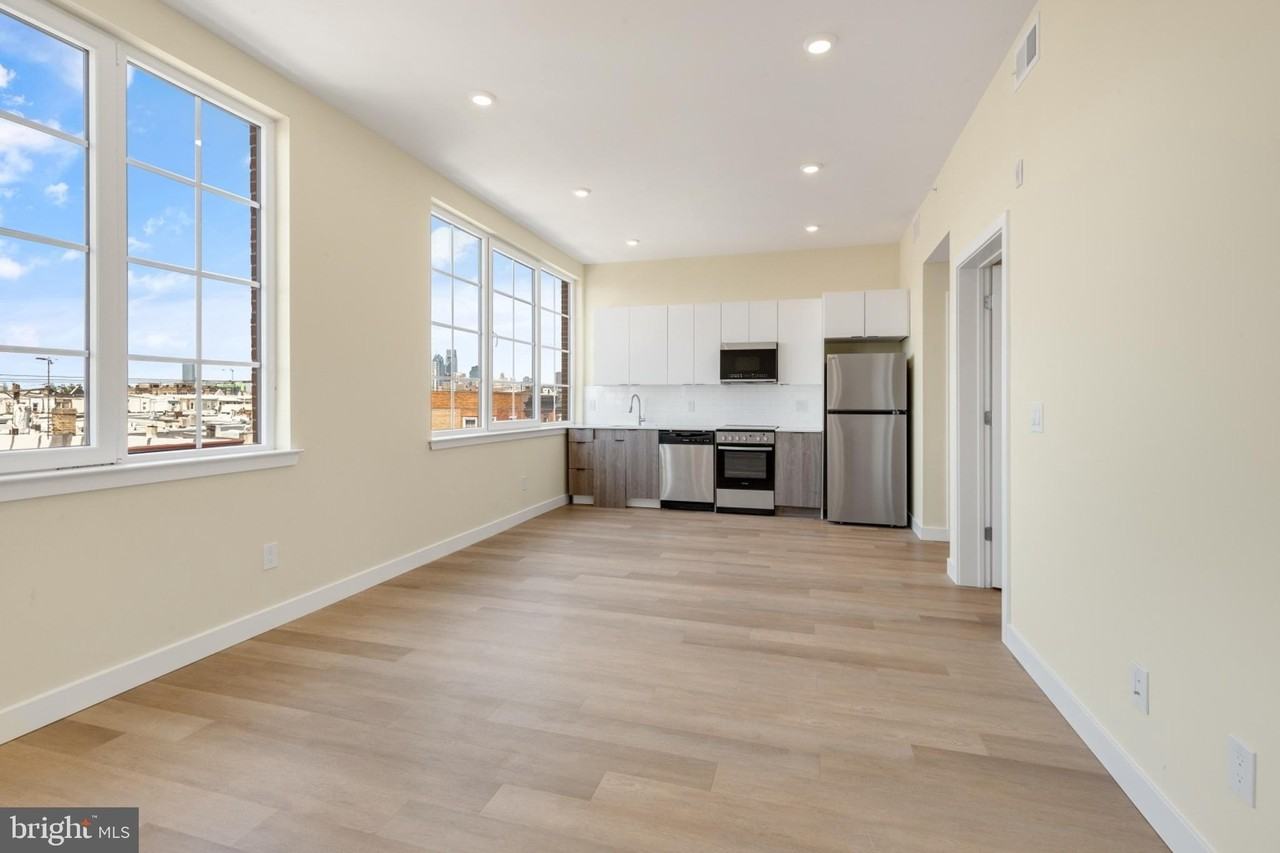 1701 S 4th St #402 - Photo 7 of 26