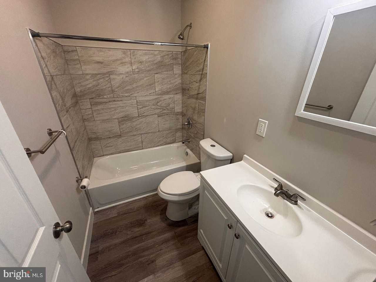 1204 W Erie Ave #3 - Photo 4 of 19