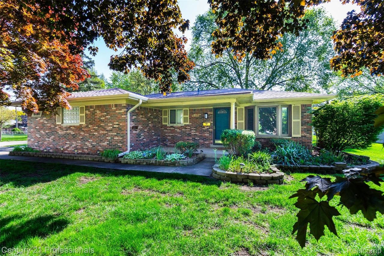5190 Babbit Dr - Photo 2 of 41