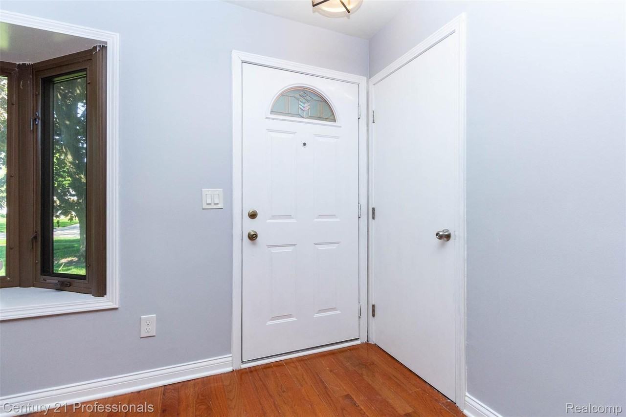 5190 Babbit Dr - Photo 5 of 41