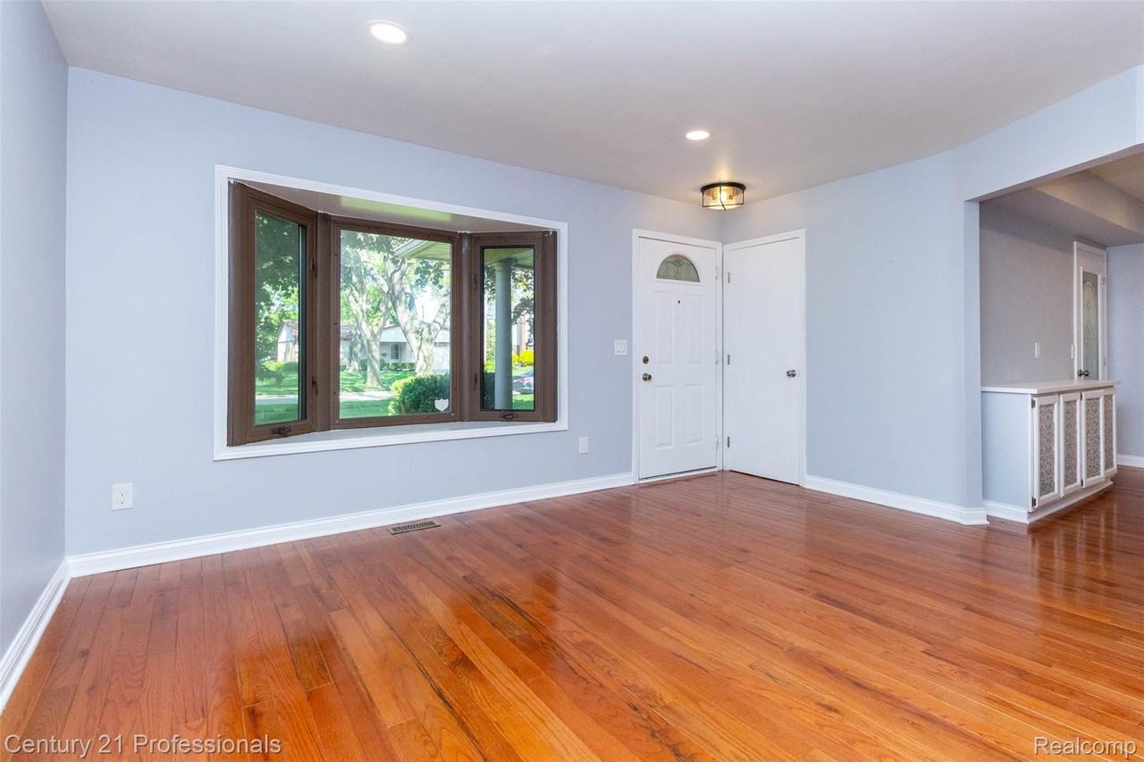 5190 Babbit Dr - Photo 6 of 41