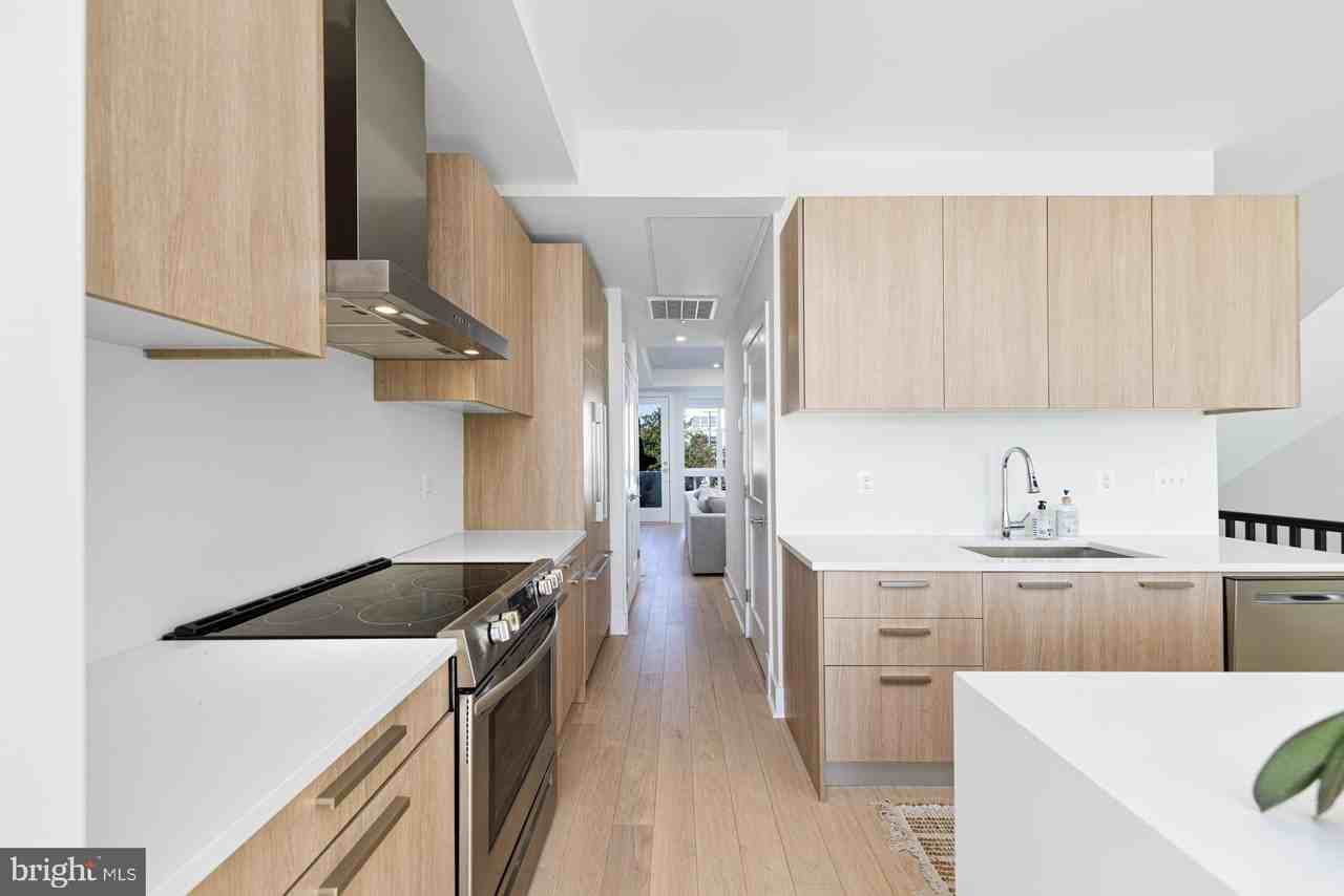 1114 S Highland St #3 - Photo 5 of 31