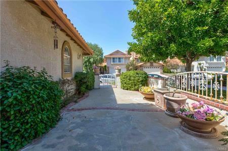 12022 Falcon Crest Way - Photo 4 of 50