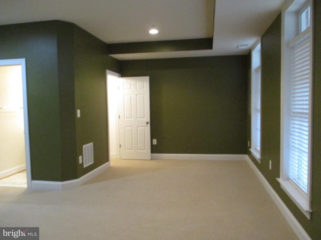 3547 Goddard Way - Photo 5 of 38