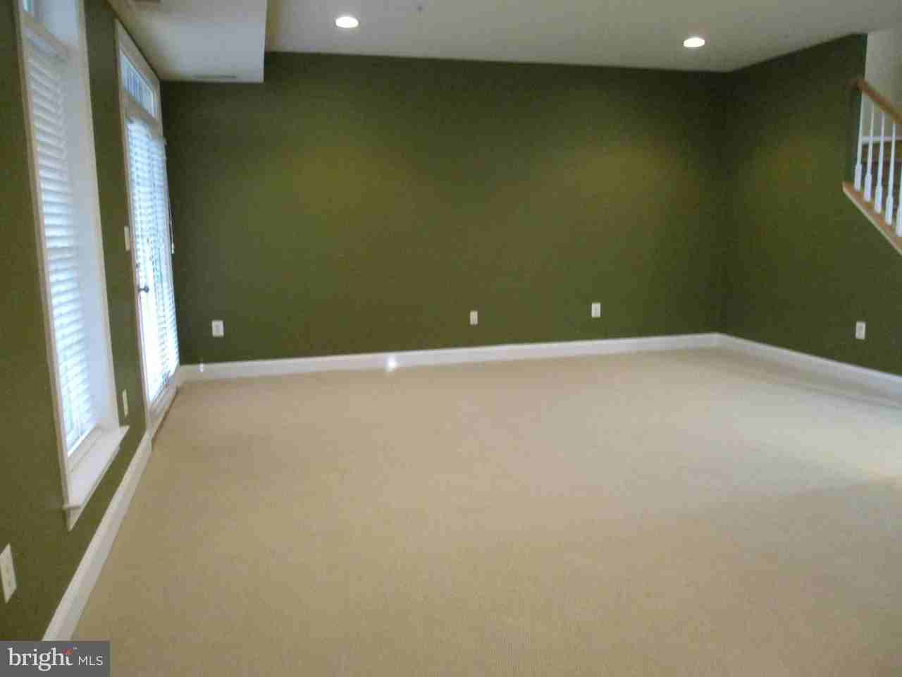 3547 Goddard Way - Photo 7 of 38