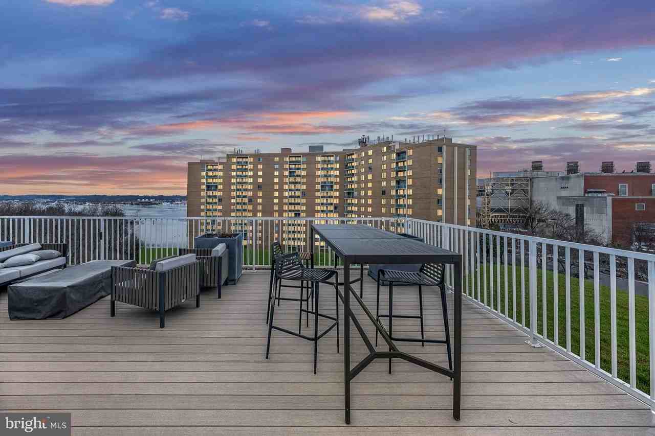 625 Slaters Ln #404 - Photo 3 of 50