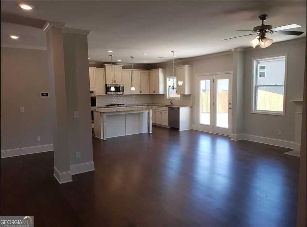 2033 Hamilton Lake Pkwy - Photo 2 of 8