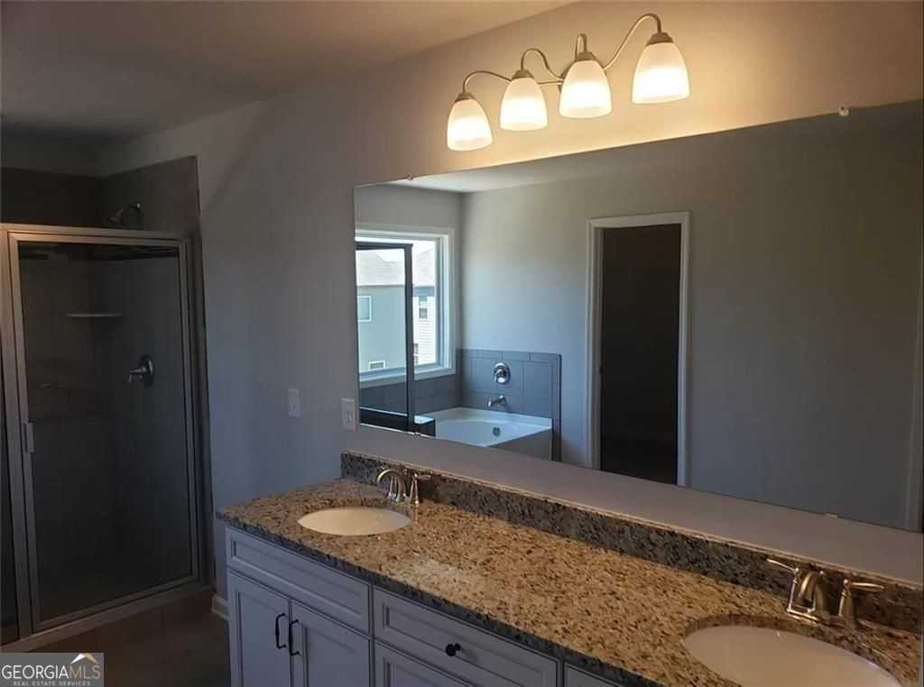 2033 Hamilton Lake Pkwy - Photo 5 of 8