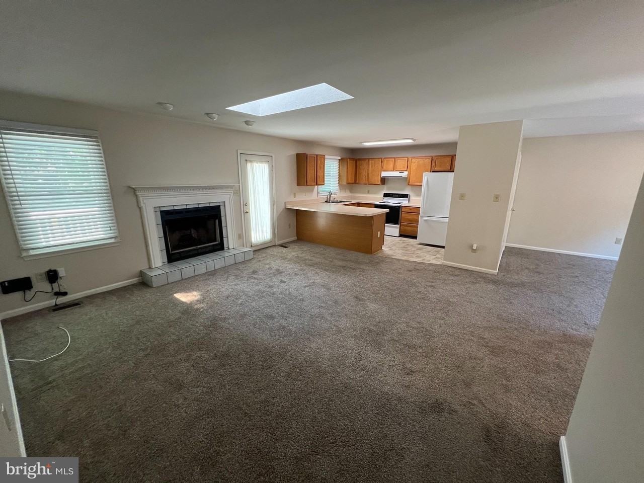 7 S Pointe Ln - Photo 5 of 18
