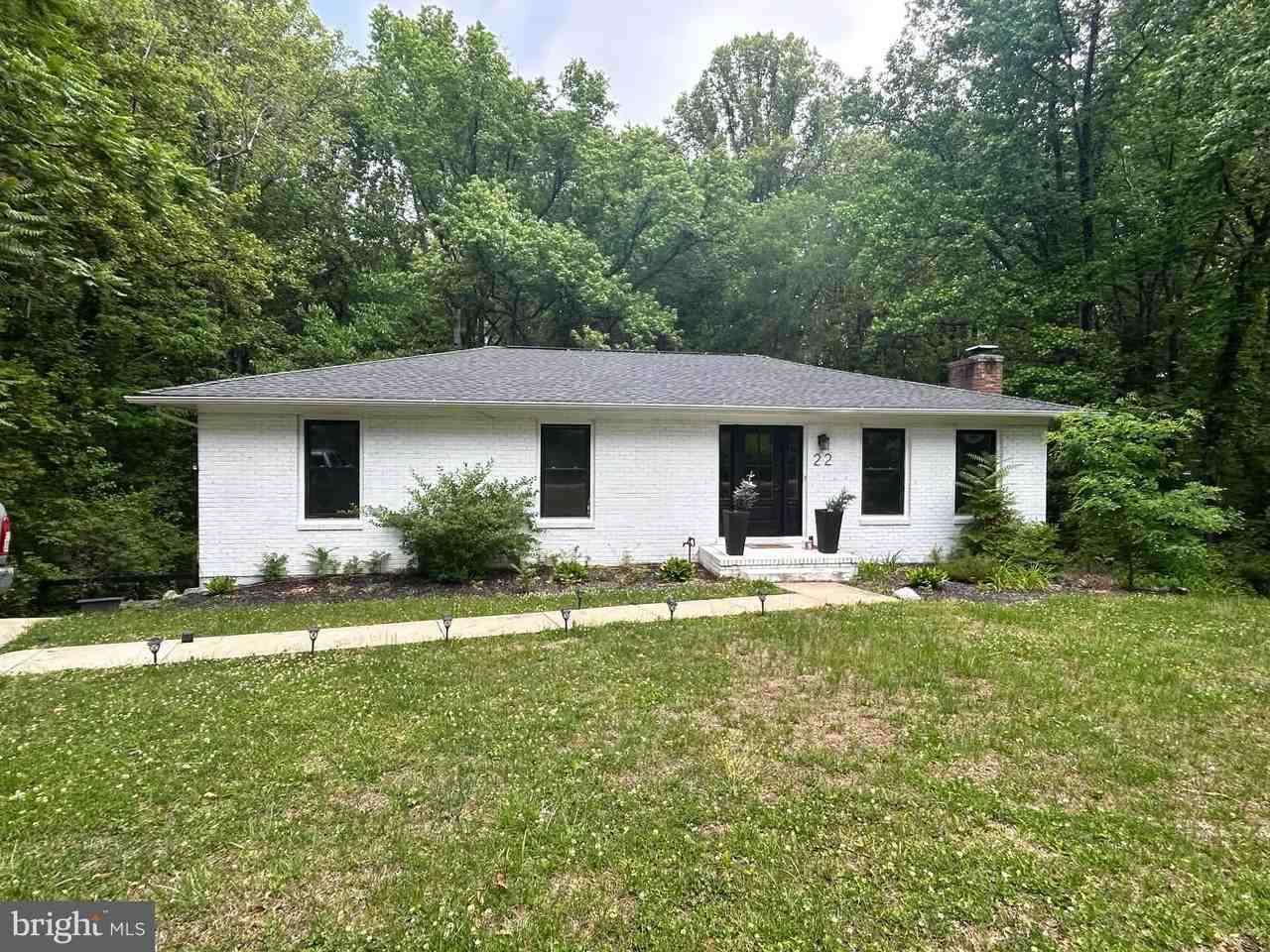22 Williams Dr - Photo 2 of 15