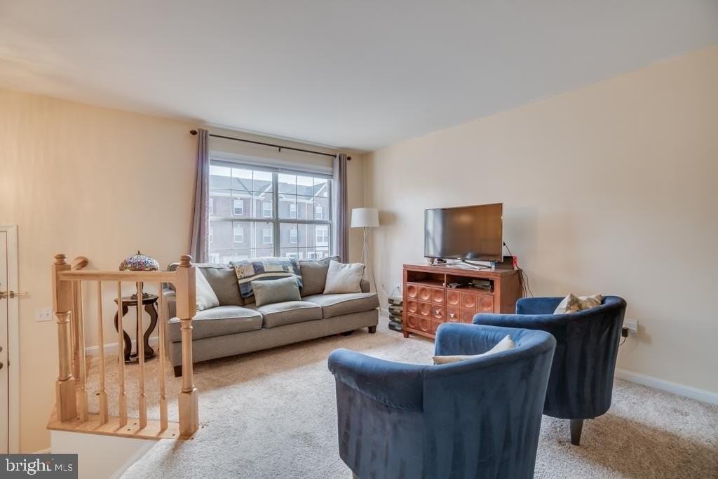 206 Dundee Pl - Photo 3 of 25