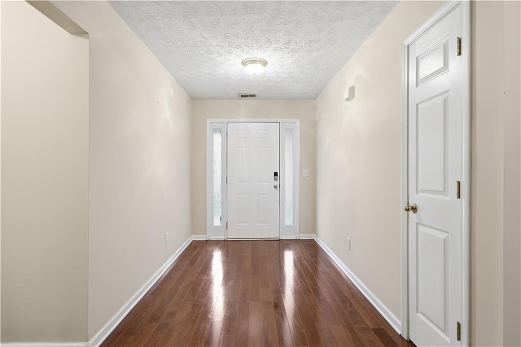 1632 Cagle Ct - Photo 4 of 34