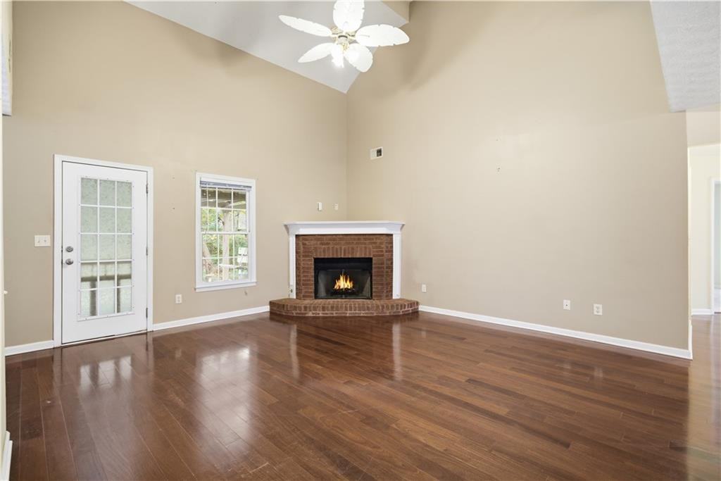 1632 Cagle Ct - Photo 6 of 34