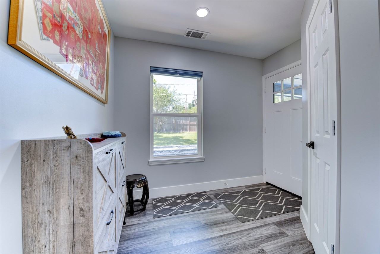 1522 N Plum Creek Dr - Photo 4 of 47