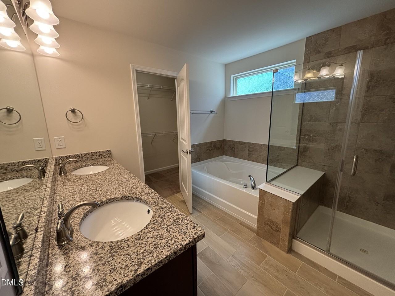 1009 Magnolia Blossom Ln - Photo 4 of 50