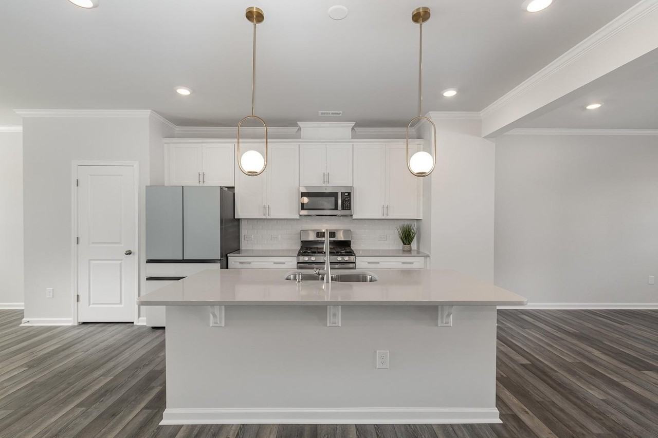 3105 Brellon Ln - Photo 4 of 33