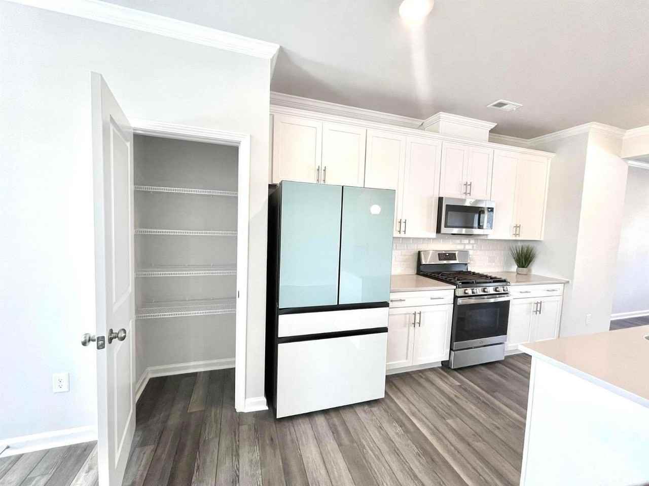 3105 Brellon Ln - Photo 5 of 33