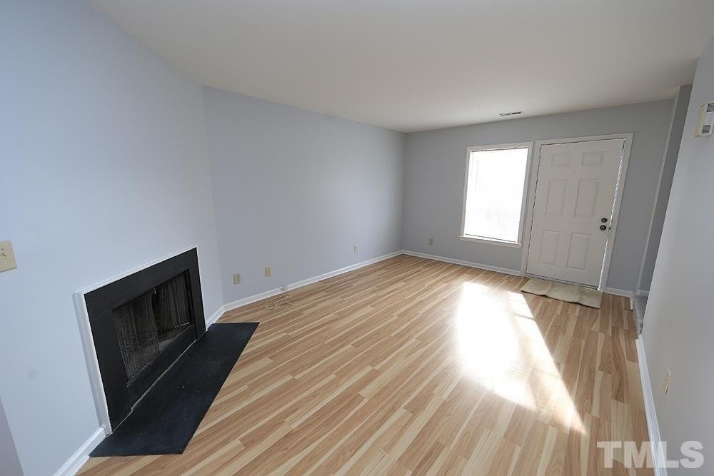 135 Coleridge Ct - Photo 2 of 12