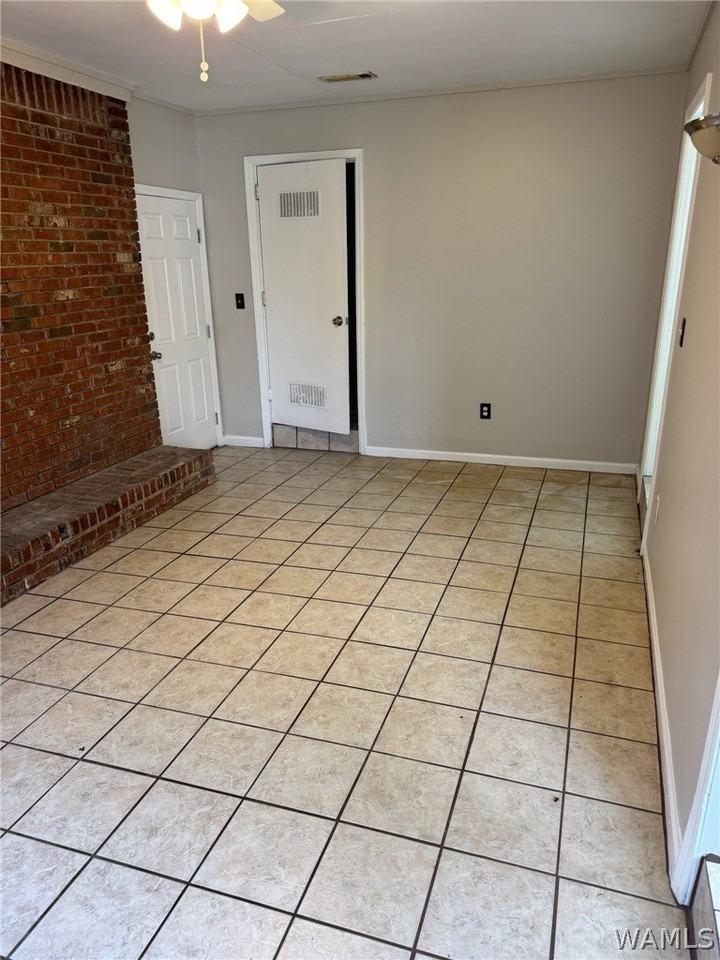 4001 30th Pl - Photo 3 of 12