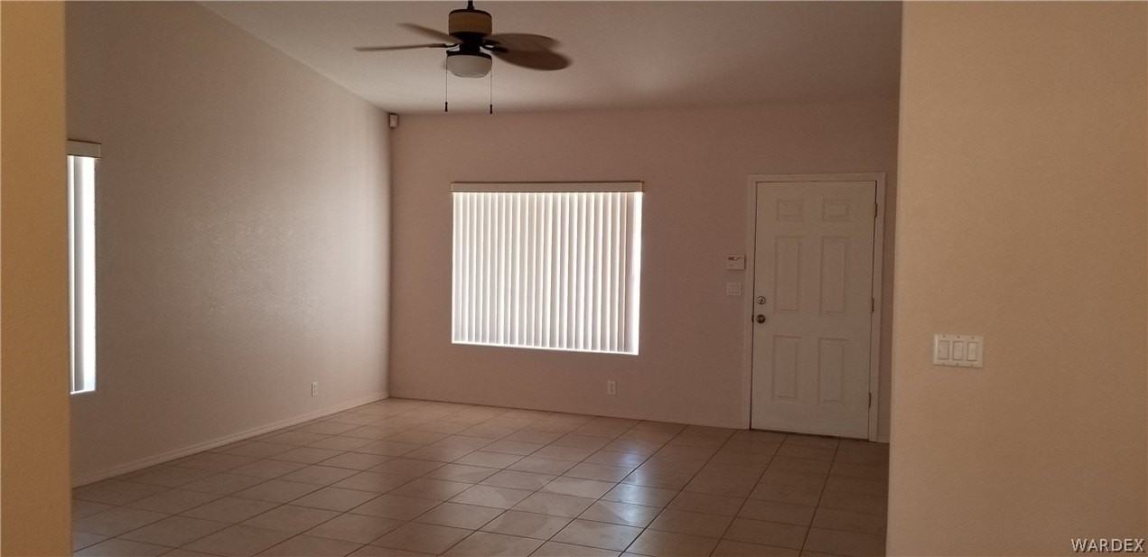 4492 S Caitlan Ave - Photo 2 of 13
