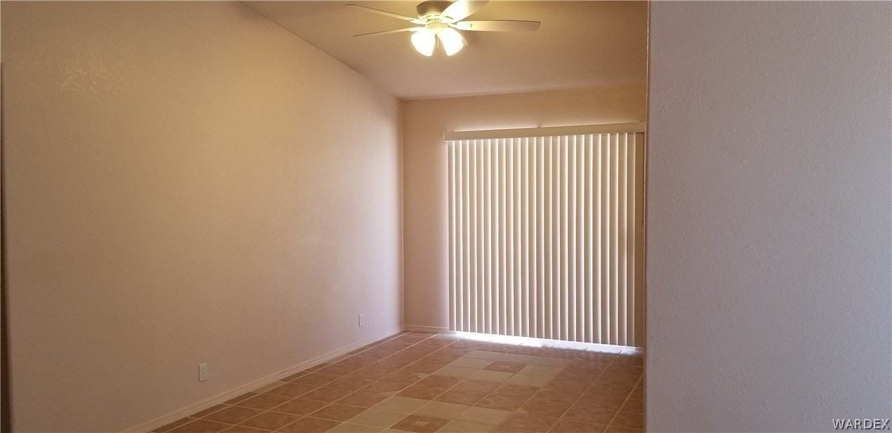 4492 S Caitlan Ave - Photo 3 of 13