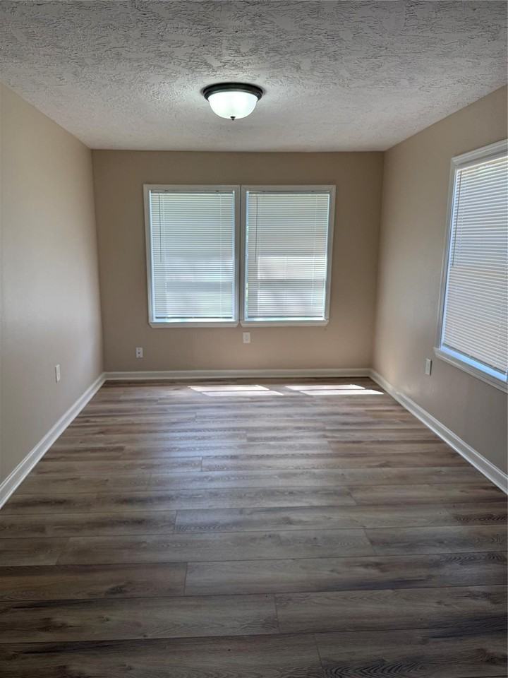 8108 Wier Dr - Photo 3 of 19