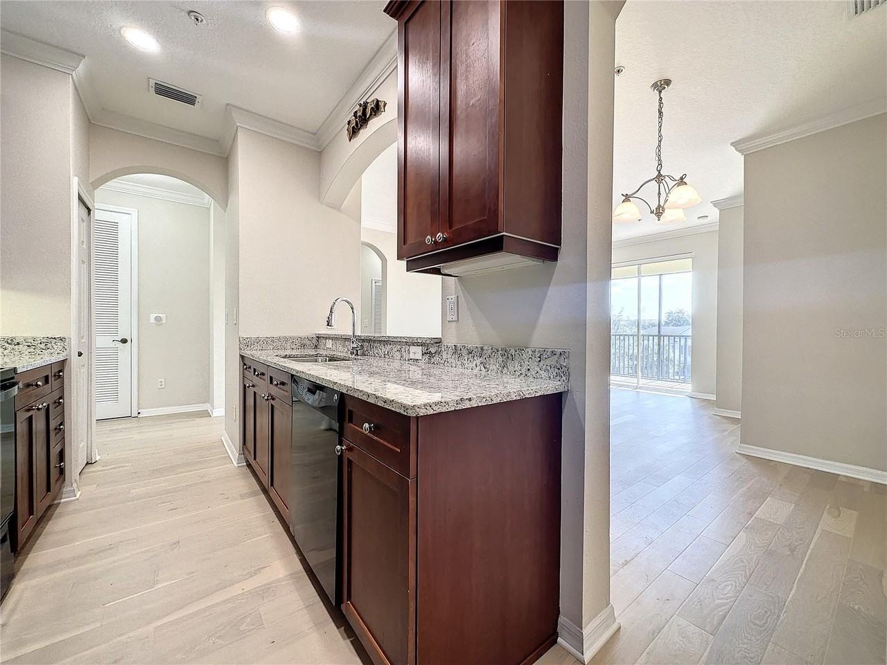 11564 Mizzon Dr - Photo 4 of 26