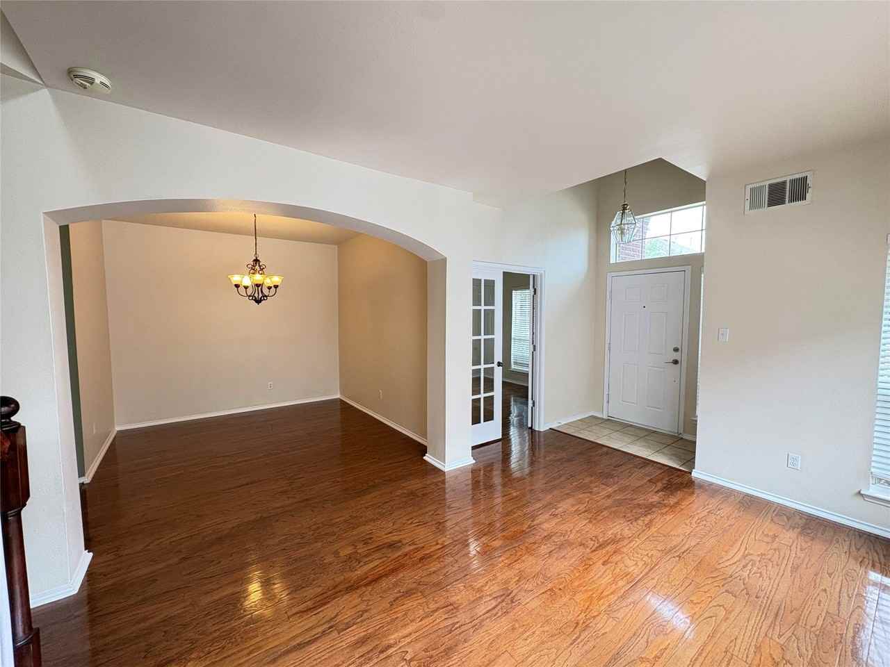 106 Constitution Dr - Photo 4 of 24