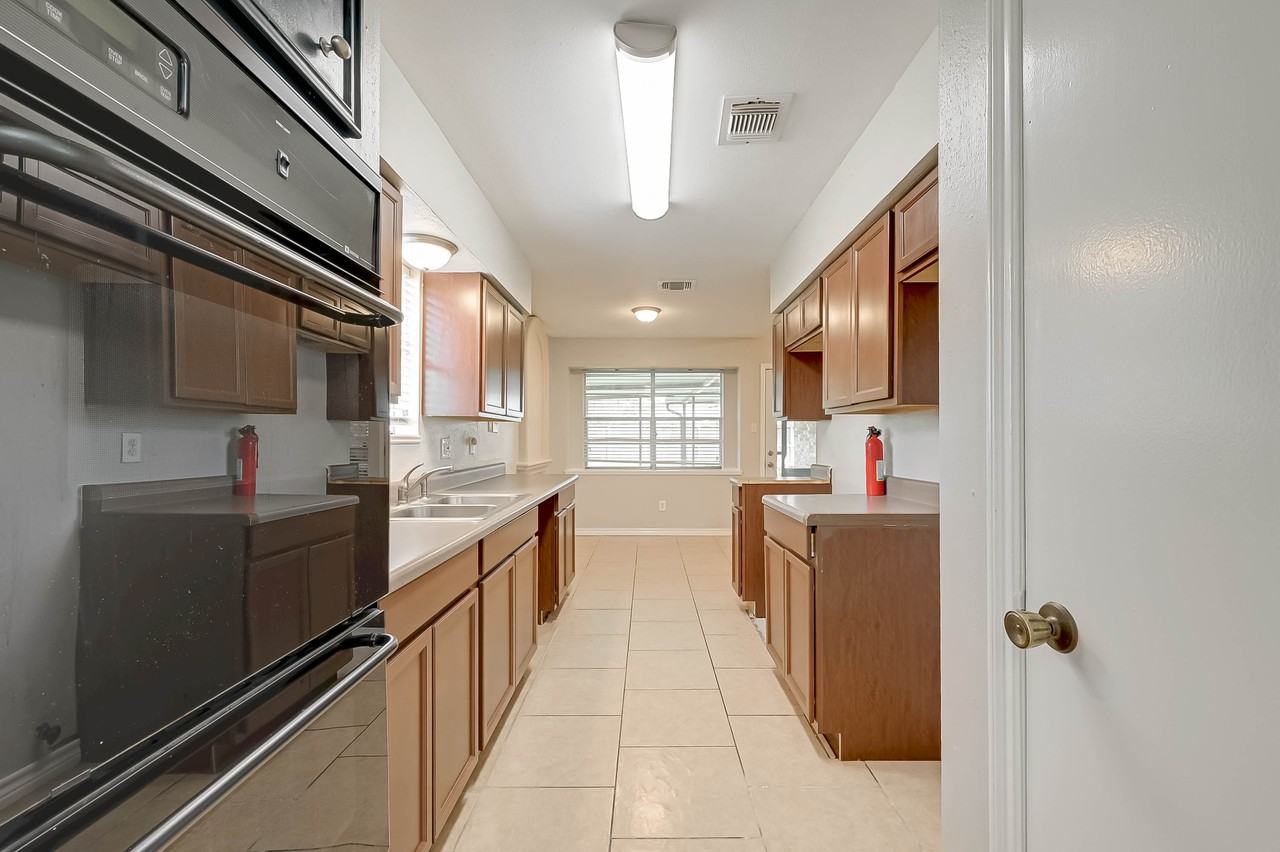 19610 Mallard Lake Ln #1 - Photo 4 of 6