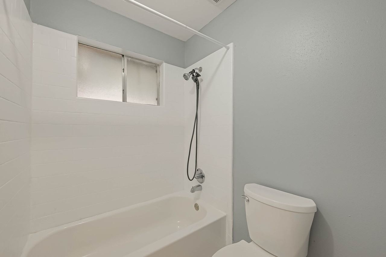 19610 Mallard Lake Ln #1 - Photo 5 of 6
