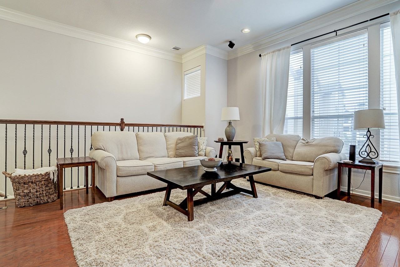 5806 Kansas St - Photo 2 of 26