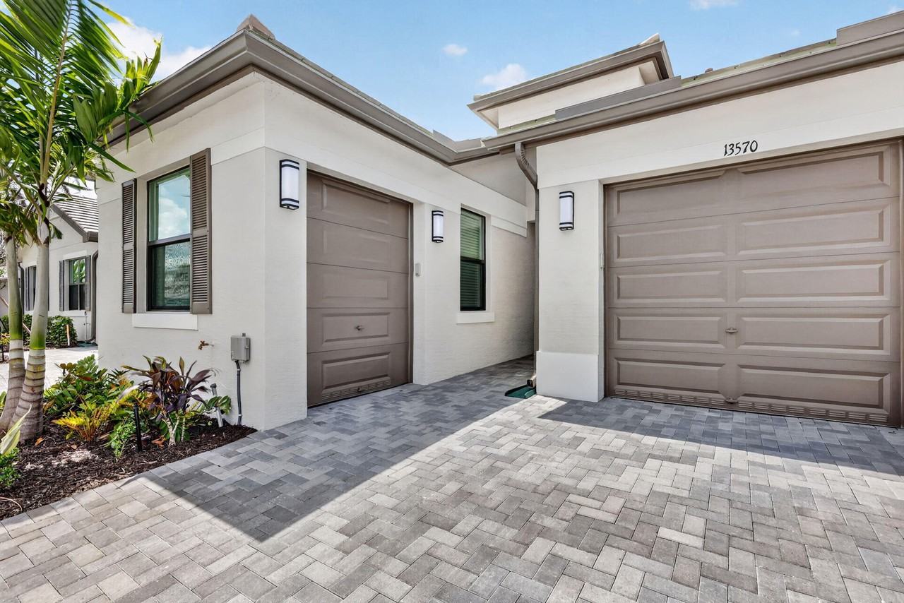 13570 Sw Starkissed Ln - Photo 4 of 50
