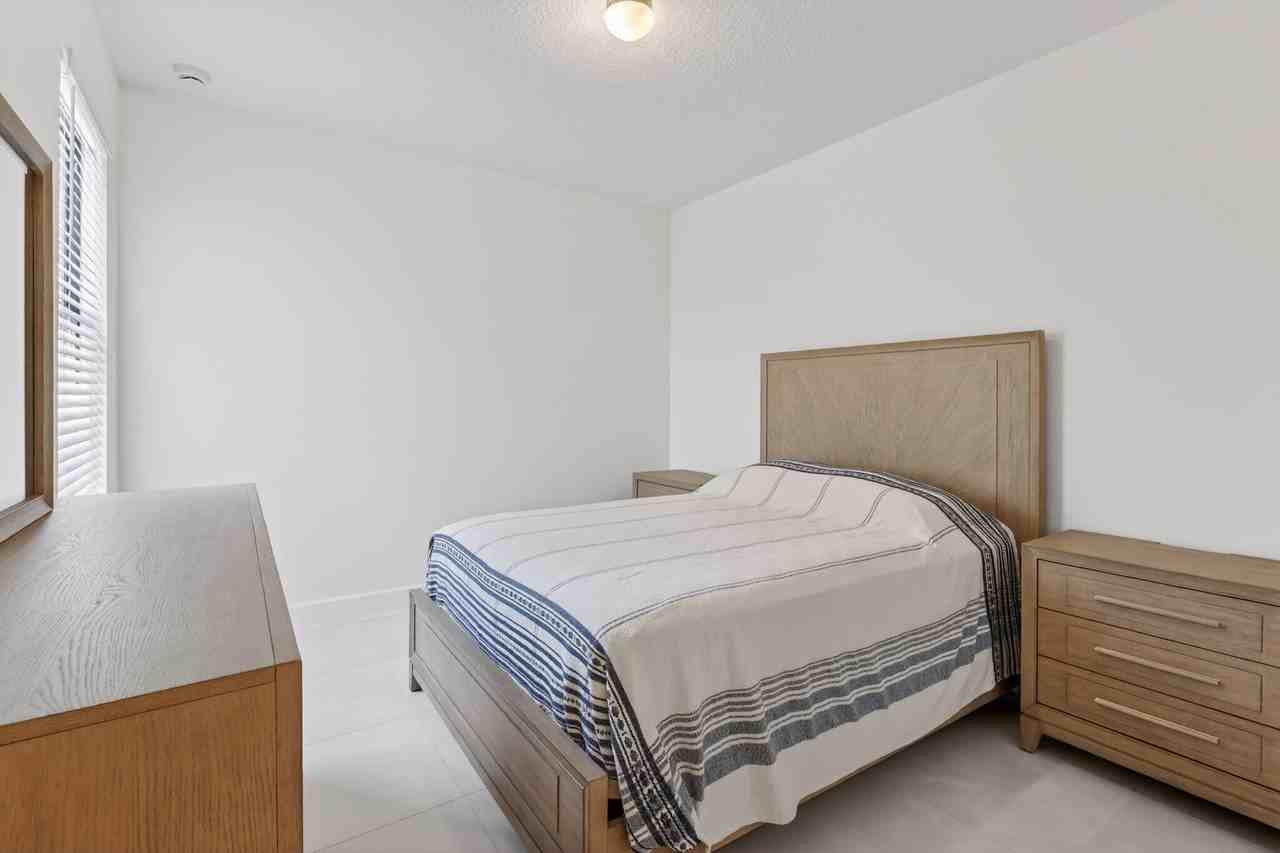 13570 Sw Starkissed Ln - Photo 7 of 50