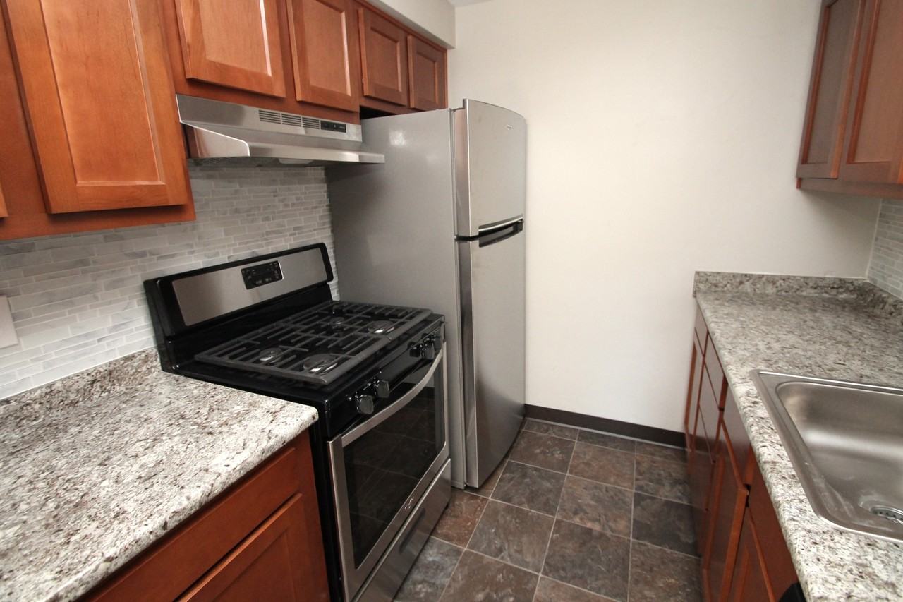 5550 LIBRARY ROADAPARTMENT 302 #5550-302 - Photo 4 of 10