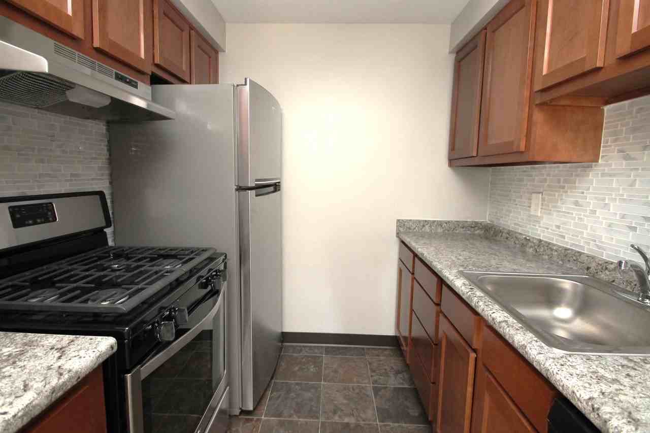 5550 LIBRARY ROADAPARTMENT 302 #5550-302 - Photo 5 of 10