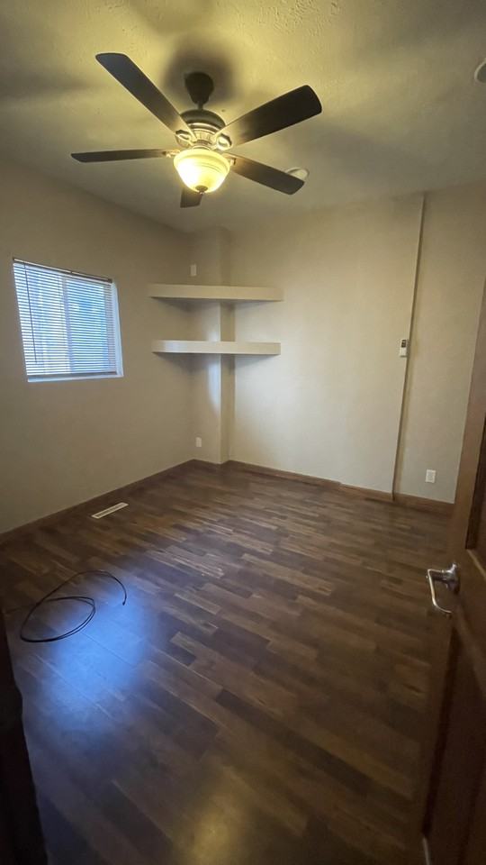 5441 S 22nd St #1 - Photo 6 of 28