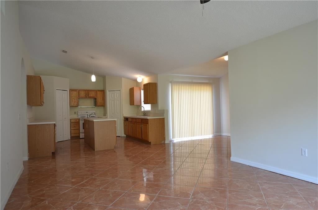 8846 104th Ave - Photo 5 of 8