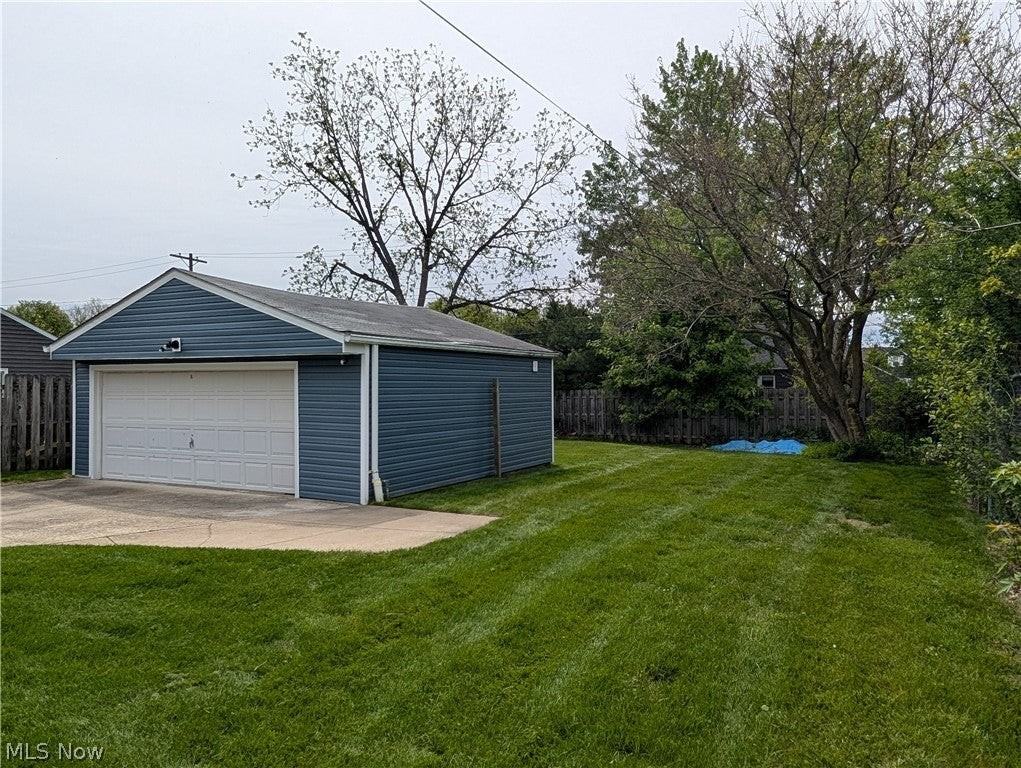 1678 Byron Dr - Photo 4 of 15
