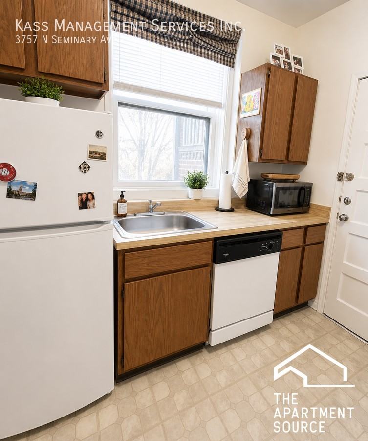 3755 N Seminary Ave #2S - Photo 3 of 7