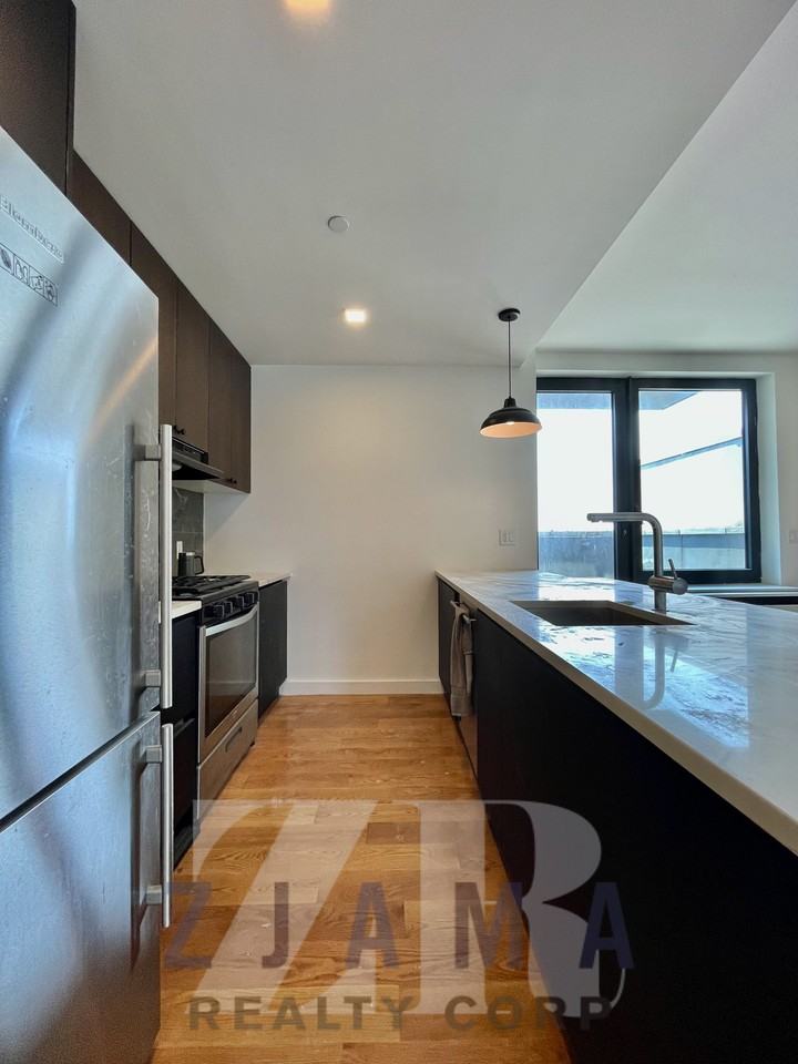 E 19th St #7C - Photo 6 of 20